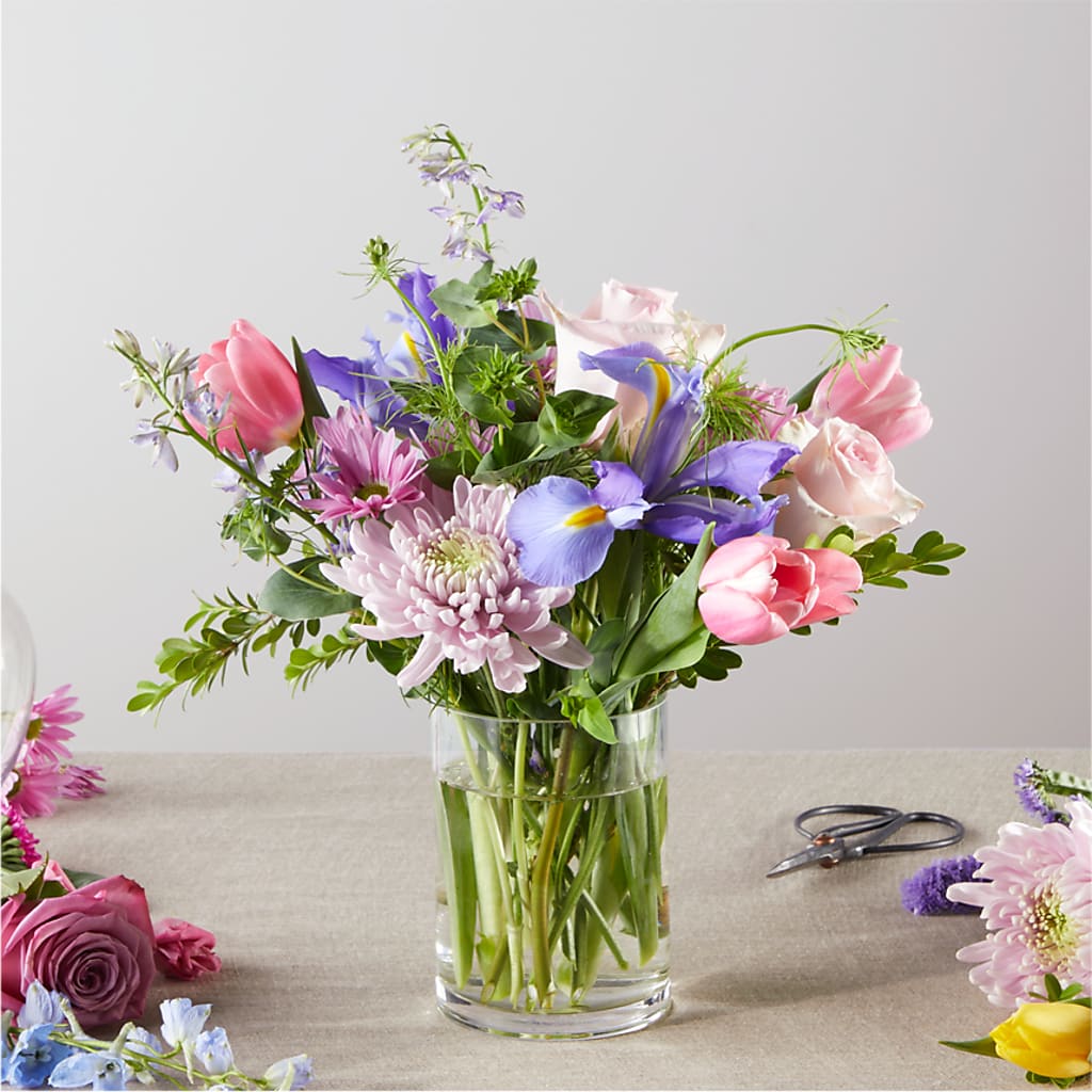 Pastel Tradition - A Florist Original – SHIRLEY'S FLOWERS & SWEETS, Nashua NH