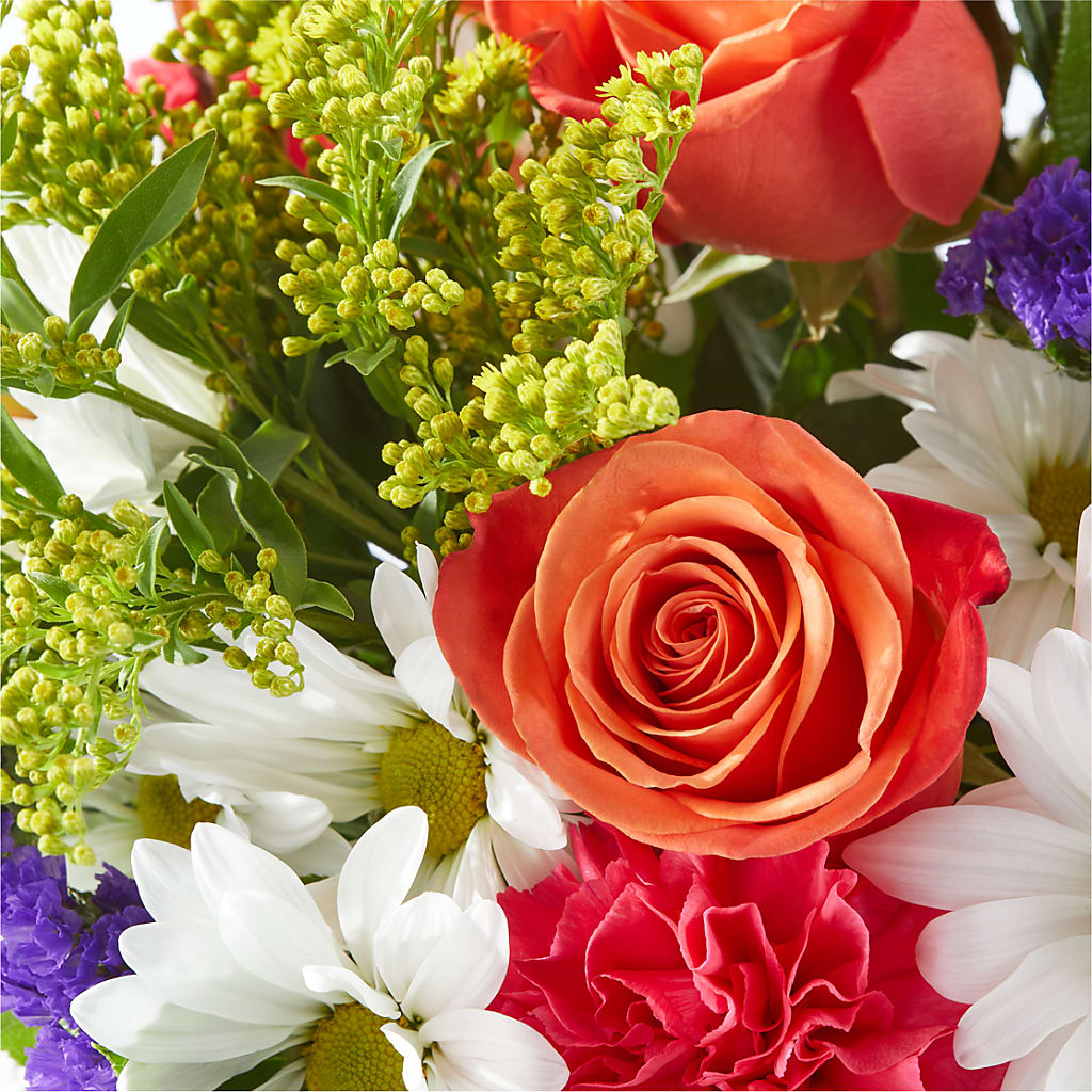 Oopsie Daisy Box Bouquet – SHIRLEY'S FLOWERS & SWEETS, Nashua NH